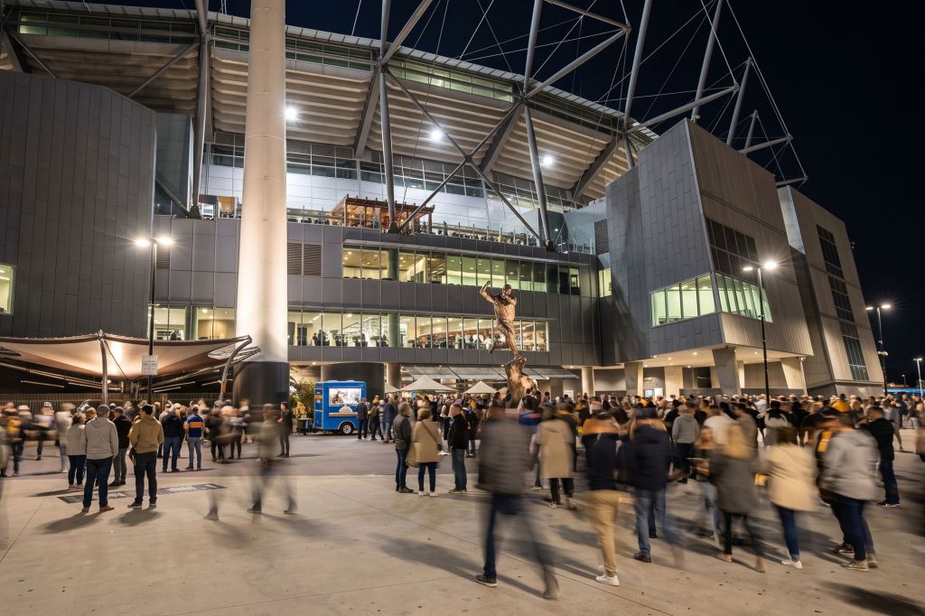 Home 13 How Major Finals Reveal Pedestrian Containment Design Failures